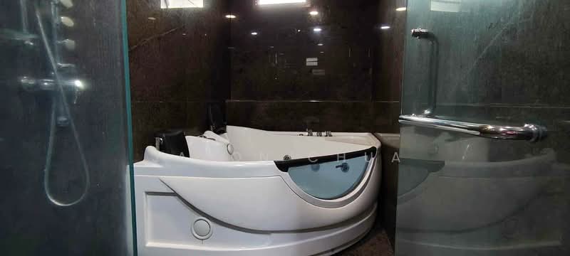 Rumah Berkembar untuk Dijual di Taman Sutera Utama (Skudai) - Jason Chua - Bathroom - PropertyGuru.com.my