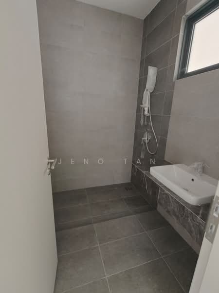 Semi-Detached House for Sale in Kuching (Sarawak) - Jeno Tan - Bathroom - PropertyGuru.com.my
