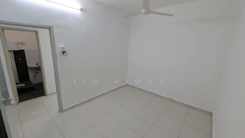1-storey Terraced House for Sale in Taman Rumbia Utama (Rembia) - Tim Piong - Bathroom - PropertyGuru.com.my