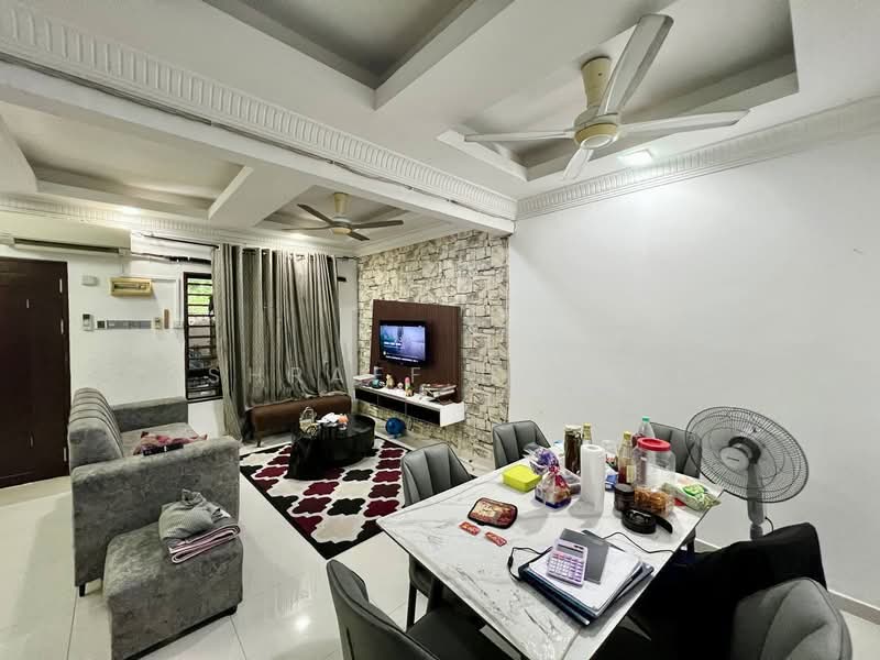 Terraced House for Sale in Bandar Putra Permai (Seri Kembangan) - Ashraff Daniel - Living Room - PropertyGuru.com.my