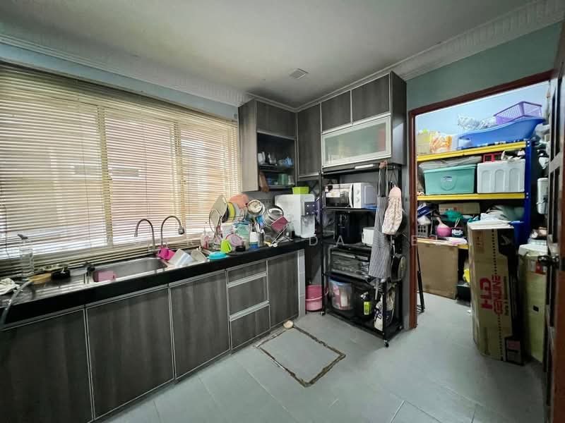 Terraced House for Sale in Bandar Putra Permai (Seri Kembangan) - Ashraff Daniel - Kitchen - PropertyGuru.com.my