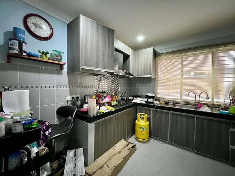 Terraced House for Sale in Bandar Putra Permai (Seri Kembangan) - Ashraff Daniel - Kitchen - PropertyGuru.com.my