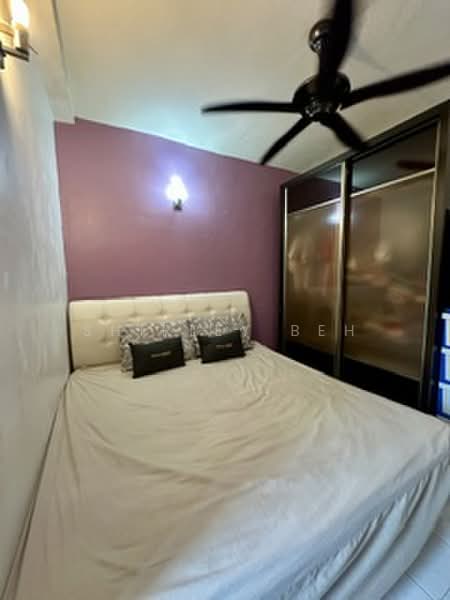 Pangsapuri untuk Dijual di Relau Vista Apartment - Shirley Beh - Bedroom - PropertyGuru.com.my