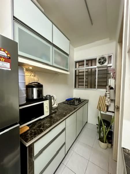 Pangsapuri untuk Dijual di Relau Vista Apartment - Shirley Beh - Kitchen - PropertyGuru.com.my
