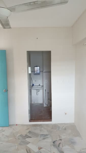 Flat for Sale at Taman Terubong Indah (Majestic Heights) - Edward Lee - Bathroom - PropertyGuru.com.my