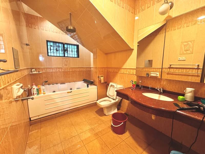 Bungalow for Sale in Kampung Melayu Frim Kepong (Kepong) - Ashraff Daniel - Bathroom - PropertyGuru.com.my