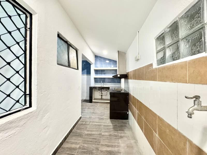 Rumah Teres 2 Tingkat untuk Dijual di Taman Segambut SPPK (Batu) - Ashraff Daniel - Kitchen - PropertyGuru.com.my