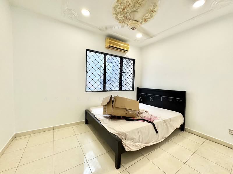 Rumah Teres 2 Tingkat untuk Dijual di Taman Segambut SPPK (Batu) - Ashraff Daniel - Bedroom - PropertyGuru.com.my