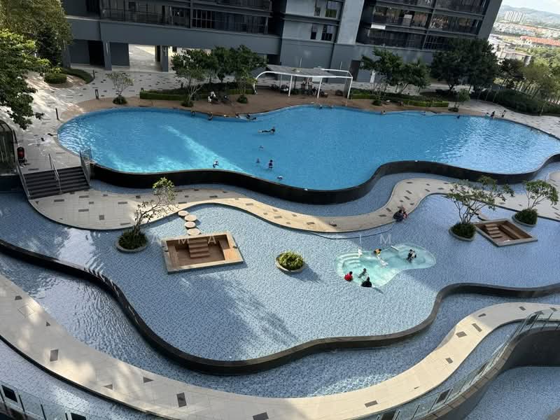 Servis Apartment untuk Disewa di Setia City Residences - Amanda Lim - Pool - PropertyGuru.com.my