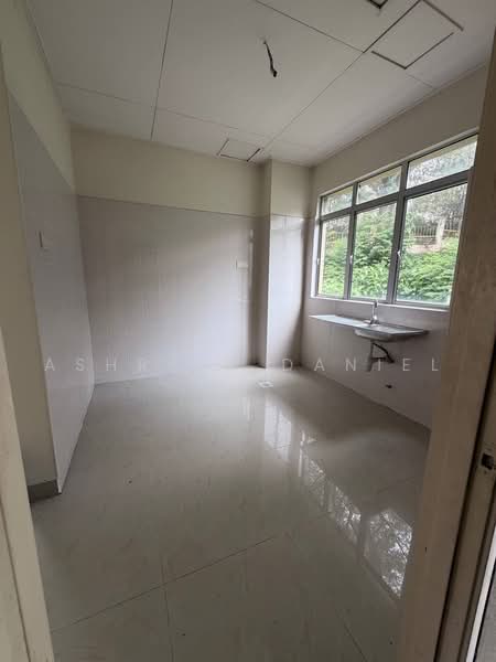 Semi-Detached House for Sale in Rawang (Selangor) - Ashraff Daniel - Kitchen - PropertyGuru.com.my