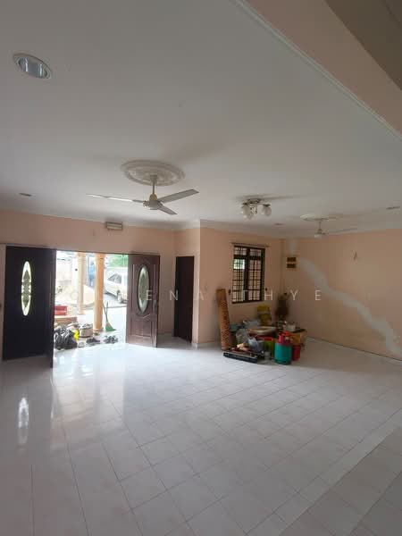 Semi-Detached House for Sale in Kampung Yahya Awal (Johor Bahru) - Queena Thye - Living Room - PropertyGuru.com.my