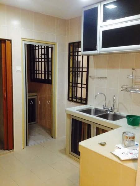Flat for Sale at Taman Tampoi Utama Flat - Alviss Tay - Kitchen - PropertyGuru.com.my