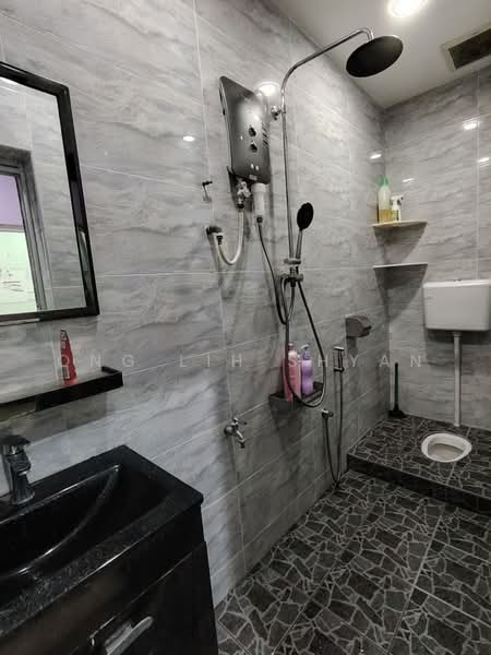 Rumah Teres 1 Tingkat untuk Dijual di Taman Universiti (Skudai) - Ong Lih Shyan - Bathroom - PropertyGuru.com.my