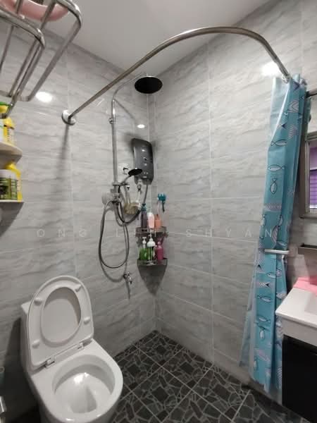 Rumah Teres 1 Tingkat untuk Dijual di Taman Universiti (Skudai) - Ong Lih Shyan - Bathroom - PropertyGuru.com.my