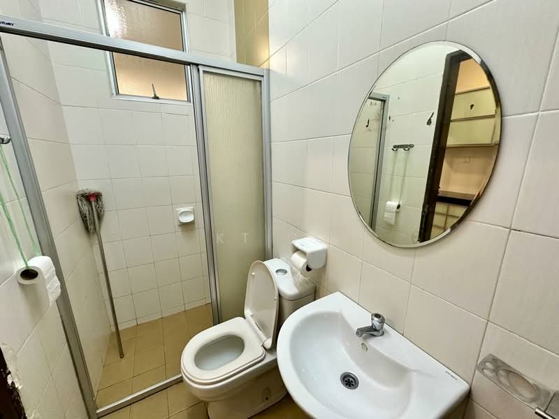 Rumah Teres 2 Tingkat untuk Dijual di Setia Indah 9 (Setia Alam) - KT Go - Bathroom - PropertyGuru.com.my
