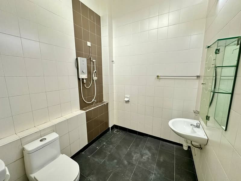 Rumah Teres 2 Tingkat untuk Dijual di Setia Indah 9 (Setia Alam) - KT Go - Bathroom - PropertyGuru.com.my