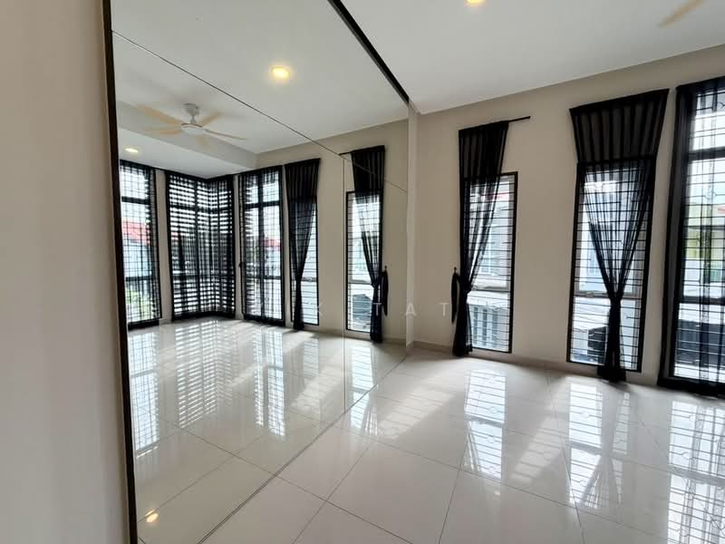 Rumah Berkembar untuk Dijual di Bandar Dato Onn (Tebrau) - Yik Tat - PropertyGuru.com.my