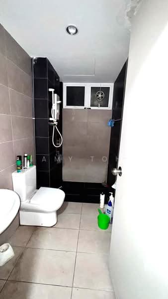 Kondominium untuk Disewa di Gardens Ville - Amy Toh - Bathroom - PropertyGuru.com.my