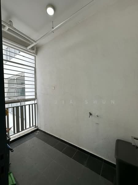 Servis Apartment untuk Disewa di The Loft @ ZetaPark - Wan Jia Shun - Balcony - PropertyGuru.com.my