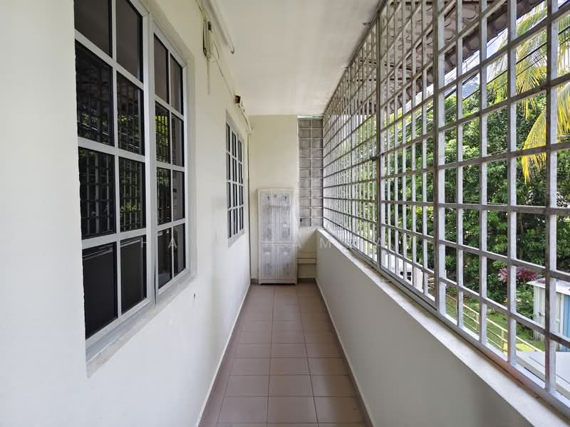 Rumah Teres untuk Dijual di Bukit Indah (Ampang) - Hani Hamzah - Balcony - PropertyGuru.com.my