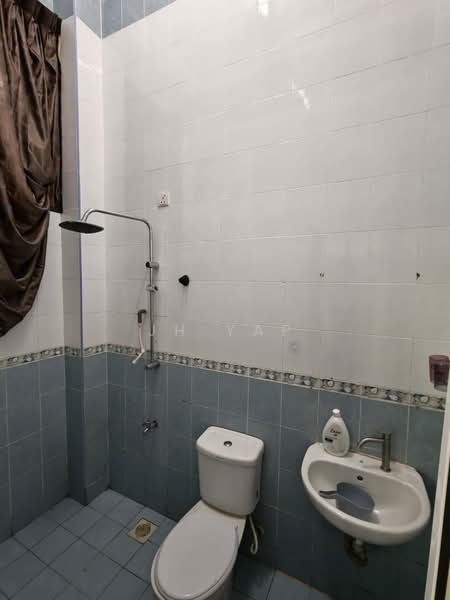 Rumah Teres 1 Tingkat untuk Disewa di Kulai (Johor) - JH Yap - Bathroom - PropertyGuru.com.my