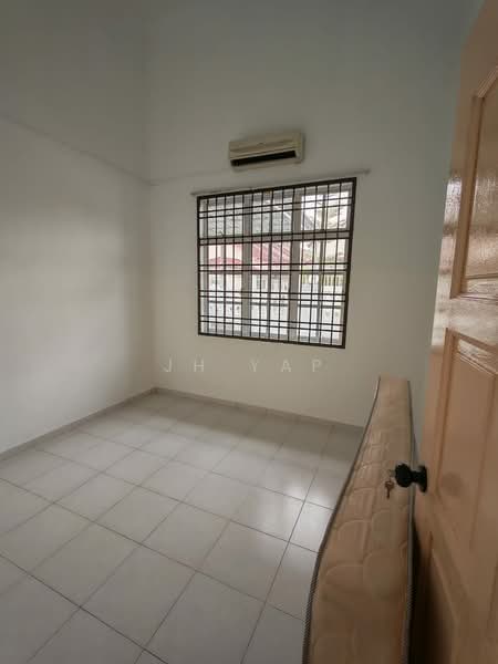 Rumah Teres 1 Tingkat untuk Disewa di Kulai (Johor) - JH Yap - Bedroom - PropertyGuru.com.my