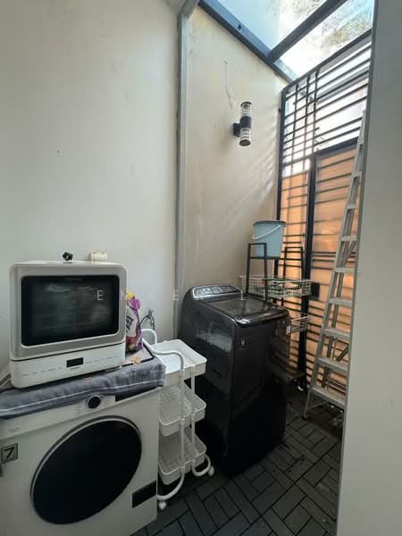 Rumah Teres 2 Tingkat untuk Dijual di Taman Mount Austin (Tebrau) - Ember Lim - Exterior - PropertyGuru.com.my