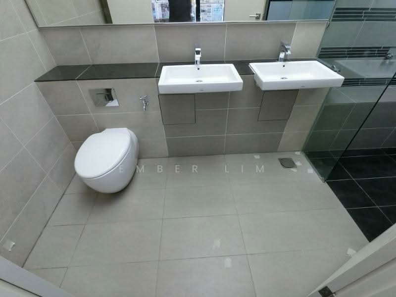Semi-Detached House for Sale in Eco Botanic (Iskandar Puteri (Nusajaya)) - Ember Lim - Bathroom - PropertyGuru.com.my