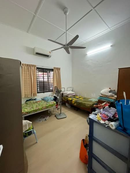 Rumah Banglo untuk Dijual di Taman Kebun Teh (Johor Bahru) - Ember Lim - Bedroom - PropertyGuru.com.my