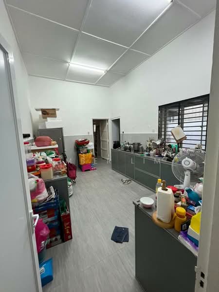 Rumah Banglo untuk Dijual di Taman Kebun Teh (Johor Bahru) - Ember Lim - Kitchen - PropertyGuru.com.my