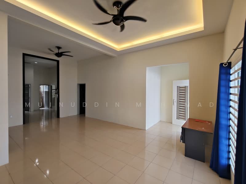 Rumah Banglo untuk Dijual di Lekir (Perak) - Muinuddin Muhamad - Living Room - PropertyGuru.com.my