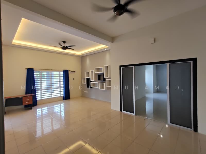 Rumah Banglo untuk Dijual di Lekir (Perak) - Muinuddin Muhamad - Living Room - PropertyGuru.com.my