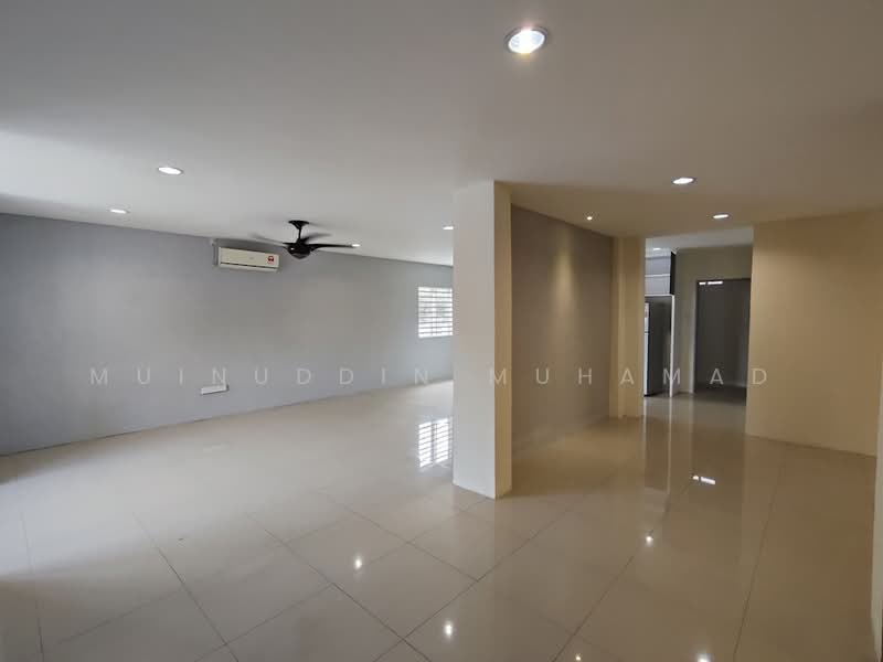 Rumah Banglo untuk Dijual di Lekir (Perak) - Muinuddin Muhamad - Living Room - PropertyGuru.com.my