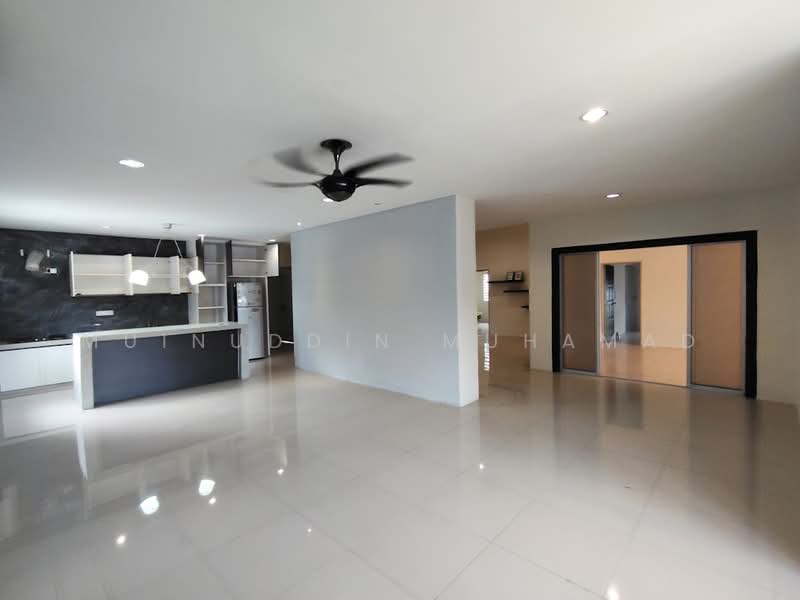 Rumah Banglo untuk Dijual di Lekir (Perak) - Muinuddin Muhamad - Living Room - PropertyGuru.com.my