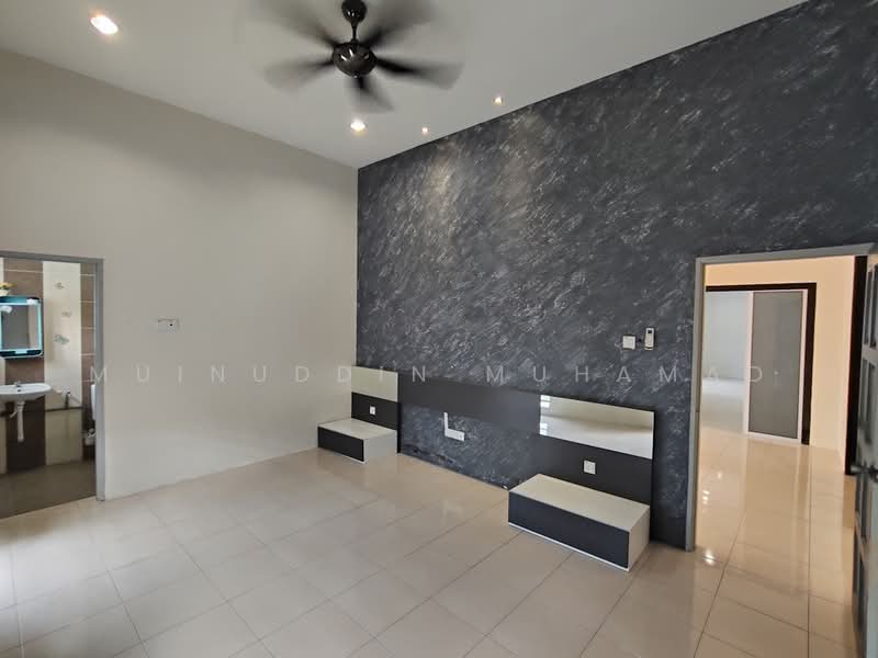 Rumah Banglo untuk Dijual di Lekir (Perak) - Muinuddin Muhamad - Bedroom - PropertyGuru.com.my