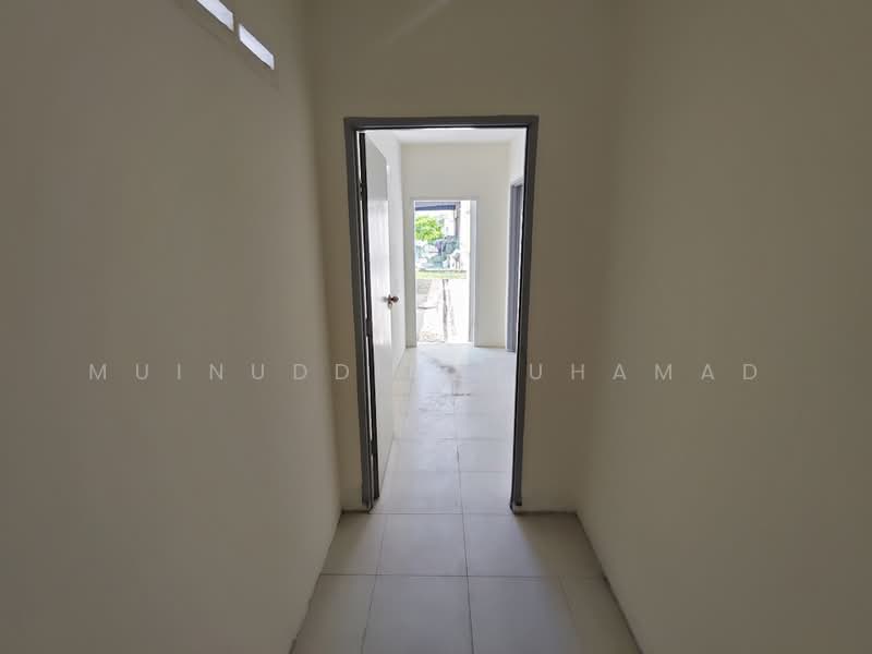 Rumah Banglo untuk Dijual di Lekir (Perak) - Muinuddin Muhamad - Corridor - PropertyGuru.com.my