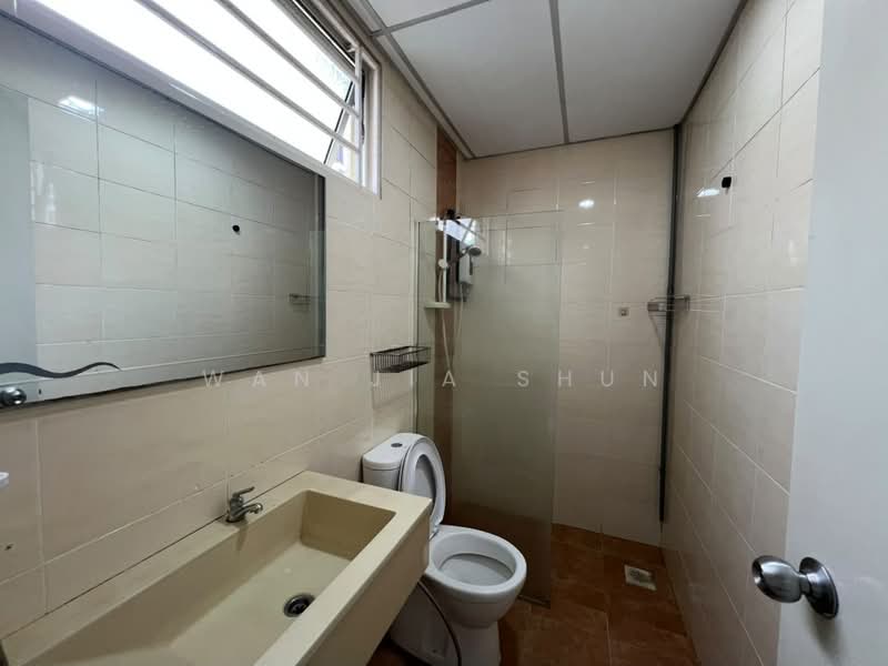 Kondominium untuk Dijual di Platinum Lake PV 13 - Wan Jia Shun - Bathroom - PropertyGuru.com.my