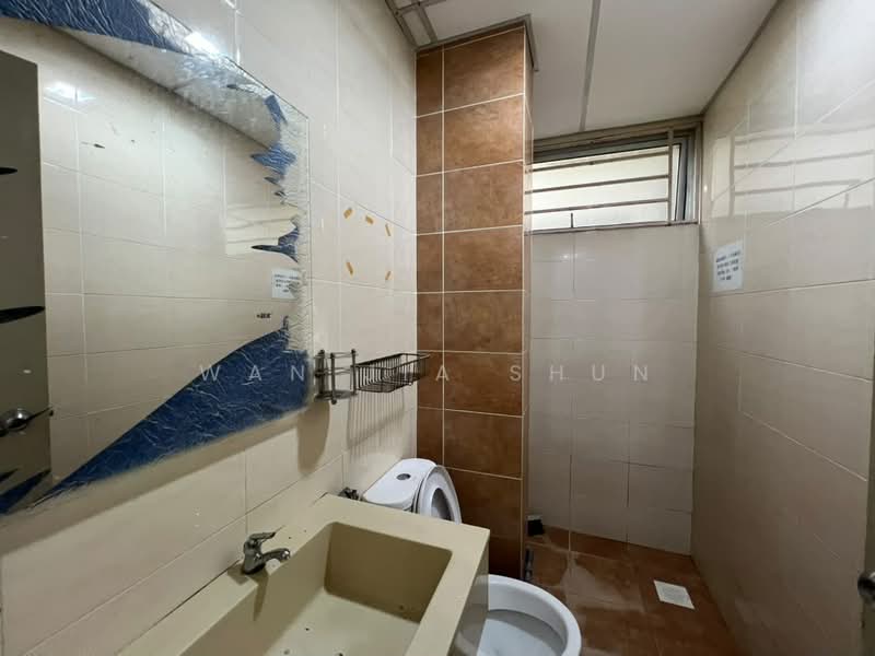 Kondominium untuk Dijual di Platinum Lake PV 13 - Wan Jia Shun - Bathroom - PropertyGuru.com.my
