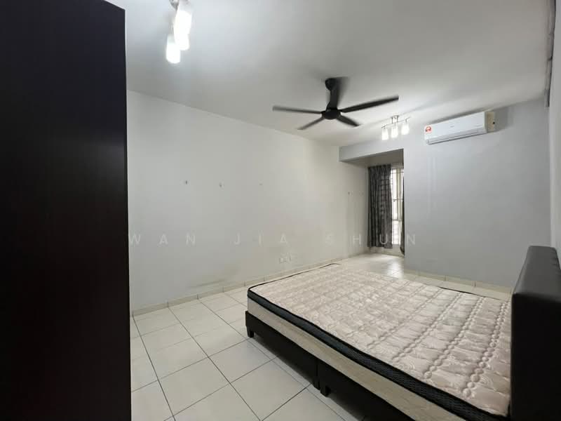 Kondominium untuk Dijual di Platinum Lake PV 13 - Wan Jia Shun - Bedroom - PropertyGuru.com.my