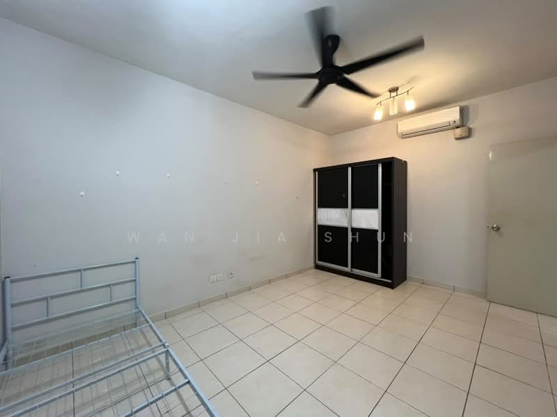 Kondominium untuk Dijual di Platinum Lake PV 13 - Wan Jia Shun - Bedroom - PropertyGuru.com.my