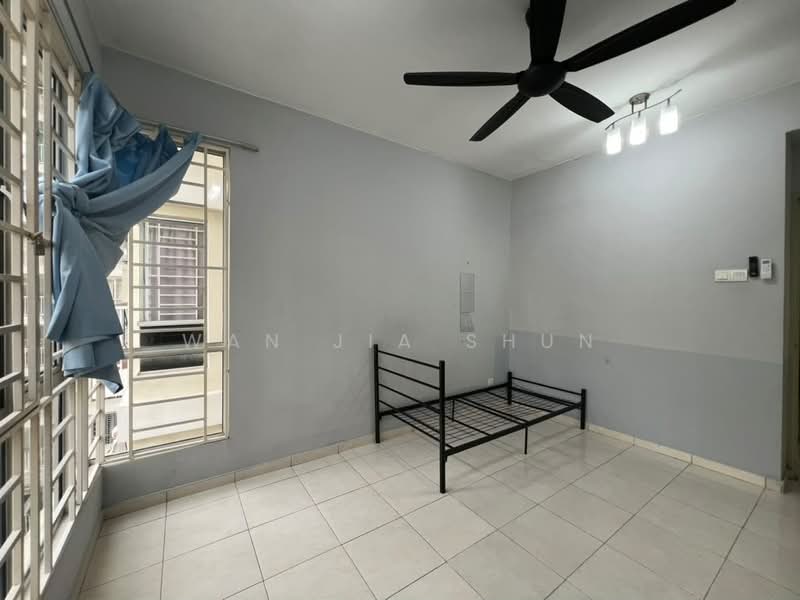 Kondominium untuk Dijual di Platinum Lake PV 13 - Wan Jia Shun - Bedroom - PropertyGuru.com.my
