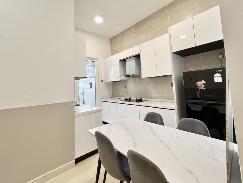 Servis Apartment untuk Disewa di TriTower Residence @ Johor Bahru Sentral - Ricky Woo - Kitchen - PropertyGuru.com.my