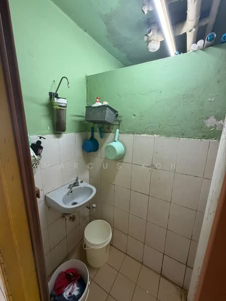 Rumah Flat untuk Dijual di Mutiara Fadason - Marcus Koh - Bathroom - PropertyGuru.com.my