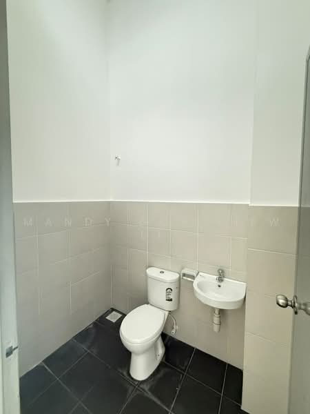 2-storey Terraced House for Rent in Skudai (Johor) - Mandy Goh Siew Li - Bathroom - PropertyGuru.com.my