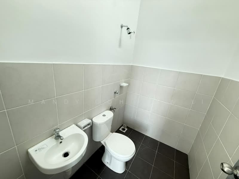 2-storey Terraced House for Rent in Skudai (Johor) - Mandy Goh Siew Li - Bathroom - PropertyGuru.com.my