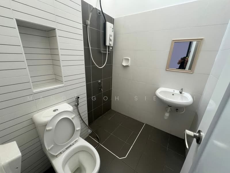 Rumah Teres 2 Tingkat untuk Disewa di Setia Eco Gardens (Gelang Patah) - Mandy Goh Siew Li - Bathroom - PropertyGuru.com.my