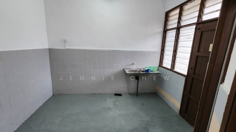 Rumah Teres 1 Tingkat untuk Dijual di Taman Desa Cemerlang (Ulu Tiram) - Jennie Chew - Kitchen - PropertyGuru.com.my
