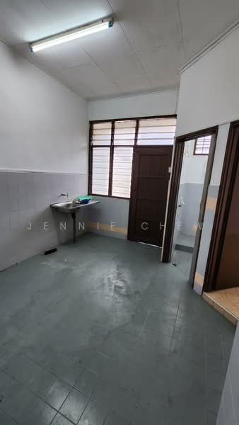 Rumah Teres 1 Tingkat untuk Dijual di Taman Desa Cemerlang (Ulu Tiram) - Jennie Chew - Kitchen - PropertyGuru.com.my