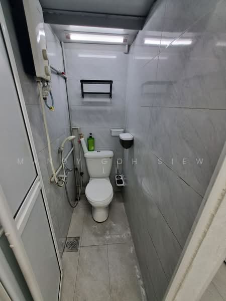 Terraced House for Rent in Taman Damai Jaya (Skudai) - Mandy Goh Siew Li - Bathroom - PropertyGuru.com.my