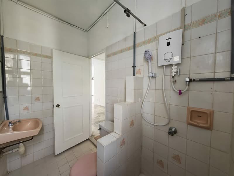 Pangsapuri untuk Dijual di Lavinia Apartments - Jessilynne . - PropertyGuru.com.my